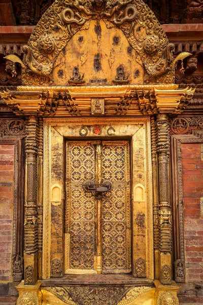 Gran puerta dorada, Nepal Fotos De Stock