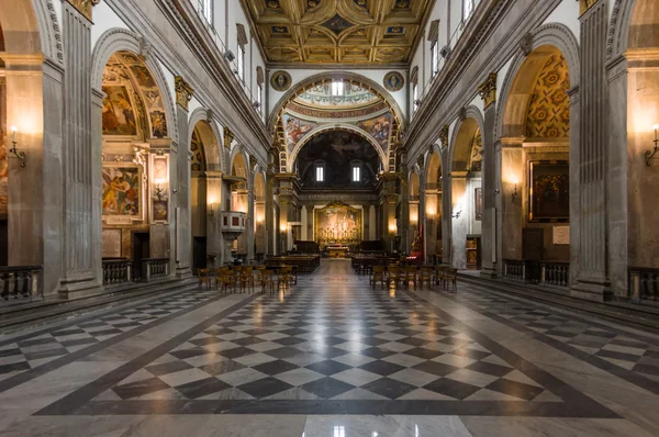 Kilise iç, Assisi, İtalya — Stok fotoğraf