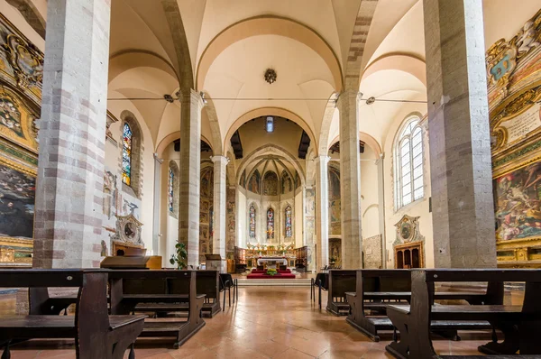 Templom belső, Assisi, Olaszország — Stock Fotó