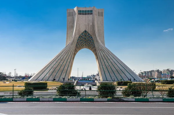 Torre Azadi en Teherán, Irán — Foto de Stock