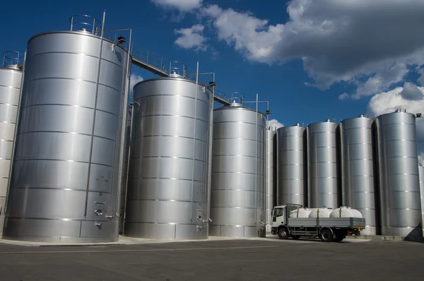 Silos de aço — Fotografia de Stock