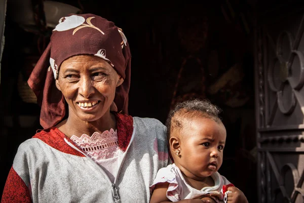 Женщина с ребенком, Египет — стоковое фото