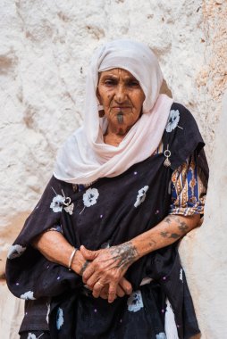 Berber yaşlı kadın, Tunus