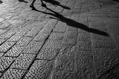 Floransa, İtalya kaldırım taşı kaldırım kadar yürüyen turist