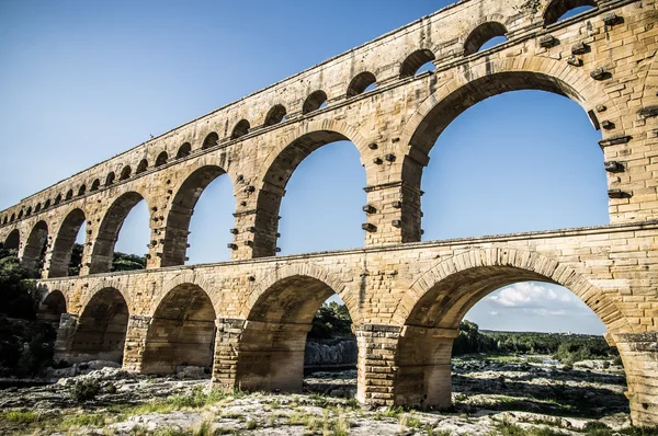 ポン ・ デュ ・ ガール、プロヴァンス、フランスの古代ローマの橋 — ストック写真