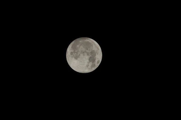 Luna llena antes del eclipse total — Foto de Stock