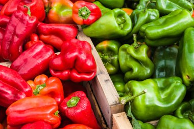 Provence bir pazarda biber