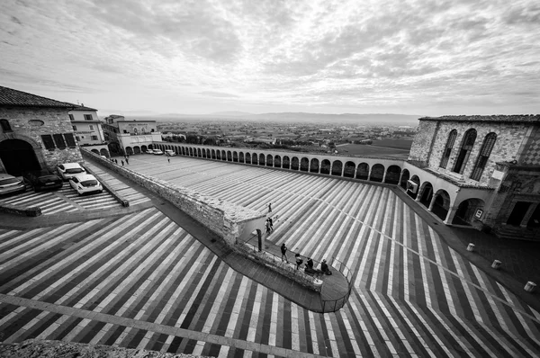 Basilikan St. Francis av Assisi med lägre Plaza i Assisi, jag — Stockfoto