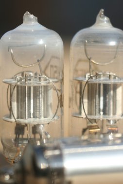 Radyo lambası amplifikatörü. Elektronik vakum tüpü.