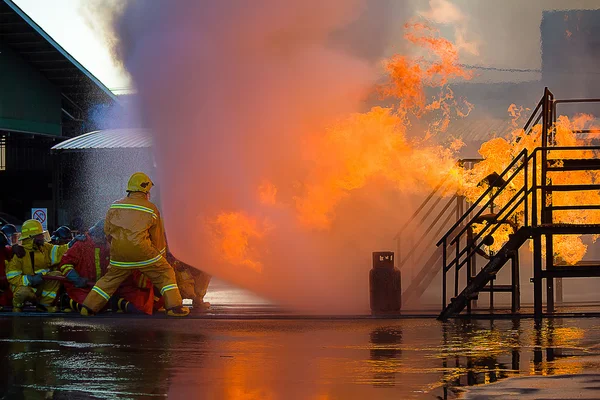 Firefighters training — Stock Photo, Image