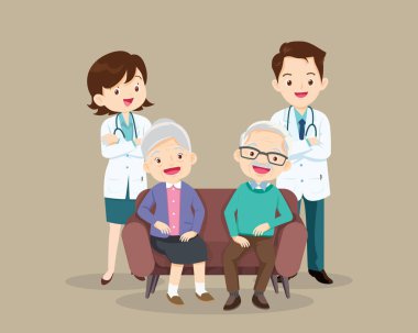 Doktor ve yaşlı hasta kanepede oturuyor. Doktorla görüşen kıdemli insanlar, hastane sağlık hizmetleri konsepti emeklileri. Yaşlı hastaların doktoru..