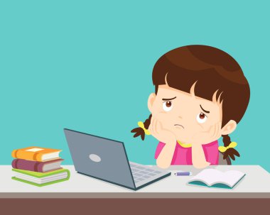 Çocuk kız dizüstü bilgisayarın önünde çalışmaktan sıkıldı. Evde öğrenim gören yorgun çocuk kavramı ya da online eğitim