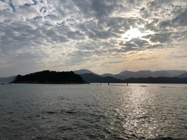 Tombolo Com Nuvem Cirrocumulus Pôr Sol — Fotografia de Stock