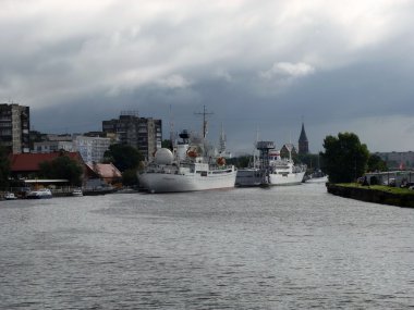 Kaliningrad limanında gemiler