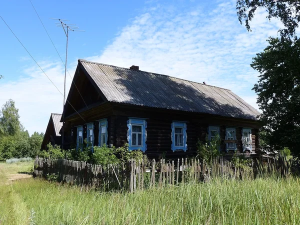 Das Haus im traditionellen russischen Stil Stockfoto