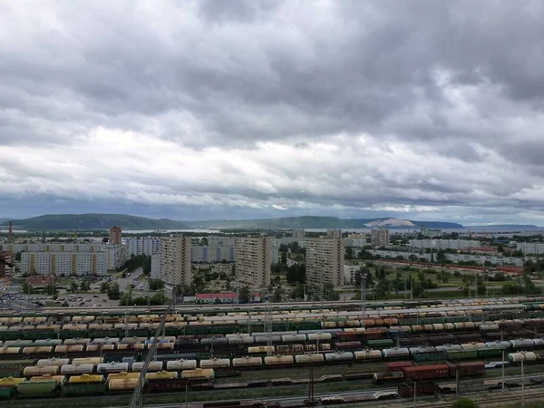 Cargo Tank Cars Background Residential Buildings Surrounding Neighborhood — Stock Photo, Image