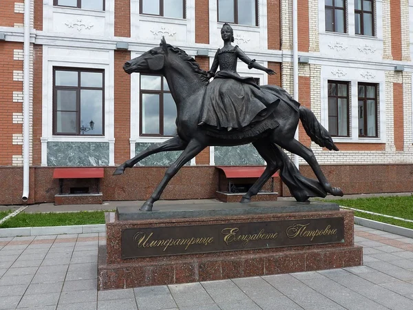 Monument to Empress Elizabeth Petrovna in Yoshkar-Ola — Stock Photo, Image