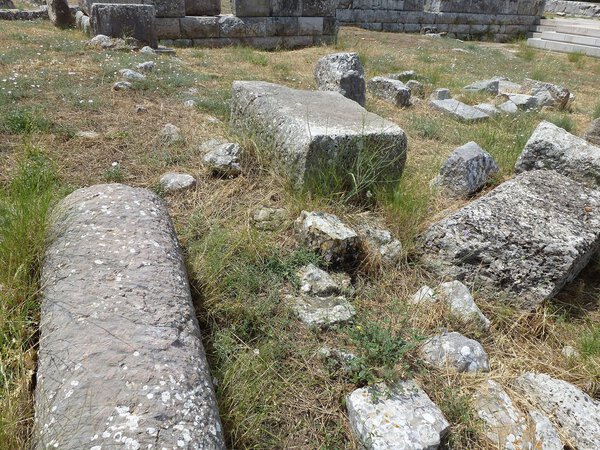 Древние руины земли
