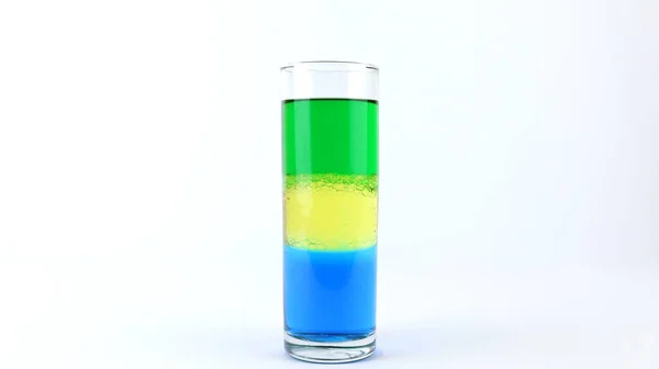液体或层状密度实验 在玻璃杯的顶层使用由水 橄榄油和酒精组成的3个独立层 密度的科学概念 — 图库照片