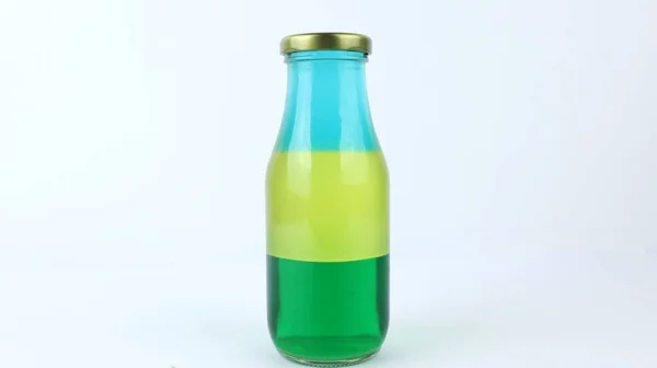 올리브유 알코올로 이루어진 사용하여 실험을 밀도에 과학적 — 스톡 사진
