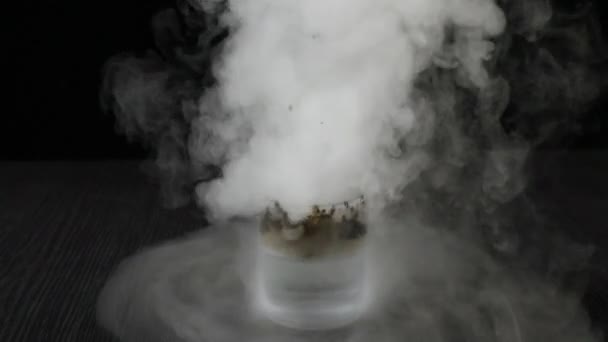 Permanganato Potassio Perossido Idrogeno Reazione Decomposizione Effetto Fumo Dalla Reazione — Video Stock
