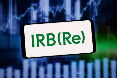 Stuttgart, Almanya - 02-09-2026: Bu resimde, Instituto de Resseguros do Brasil IRB şirketinin logosu bilgisayar ekranında soyut bir arkaplanda akıllı telefon önünde sergileniyor.