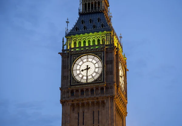 Big Ben geceleri alev aldı. — Stok fotoğraf