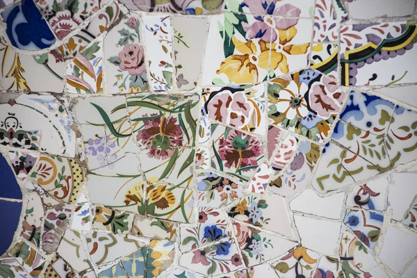 Floral Mosaic at Park Guell, Barcelona, Spain — Stock Photo, Image