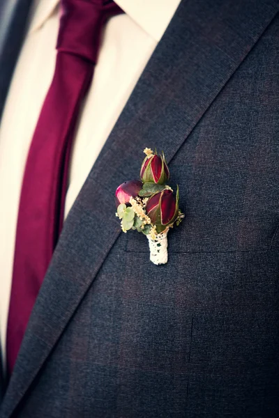 신랑 양복에 boutonniere — 스톡 사진