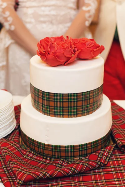 Bröllopstårta med skotska buren — Stockfoto
