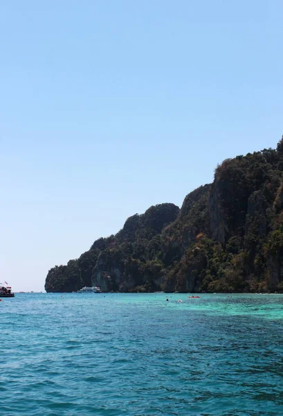 Verbazingwekkende Rotsen Andaman Zee Thailand — Stockfoto