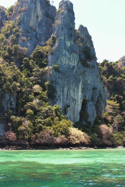 Incredibili Rocce Una Delle Pittoresche Baie Nel Mare Delle Andamane — Foto Stock