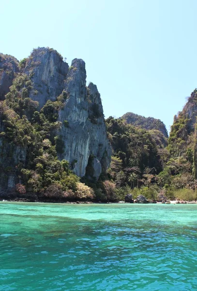 Удивительные Скалы Одной Живописных Бухт Андаманском Море Таиланд — стоковое фото