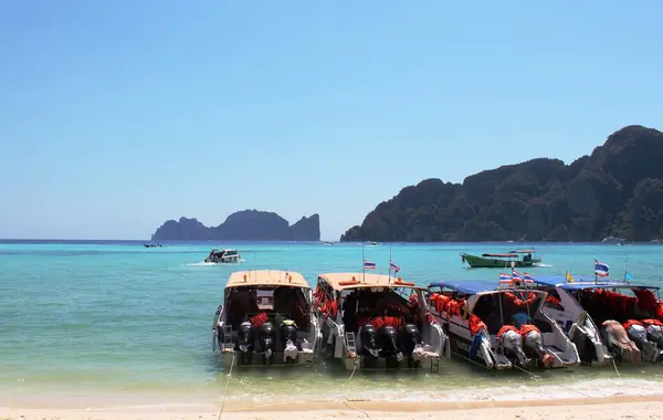 Boote Thailändischen Strand Auf Der Insel Phi Phi Strand Mit — Stockfoto