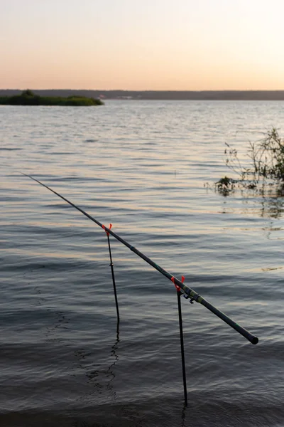 Canne Pêche Coucher Soleil Sur Lac Soir — Photo