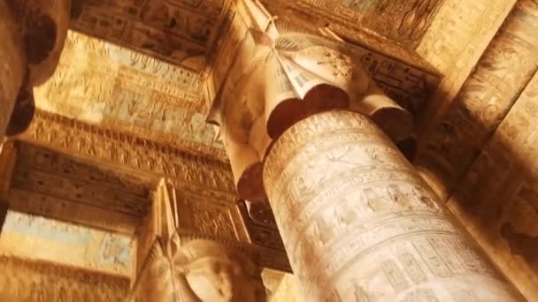 Mostra Colunas Entrada Temple Fachada Enorme Temple Egyptian Antigo — Vídeo de Stock