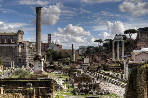Římské ruiny v Římě. — Stock fotografie