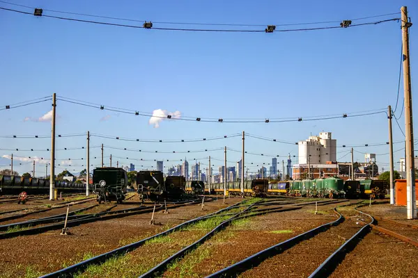 Freight Trains Rail Yard Melbourne Skyline Background — Stock Photo, Image