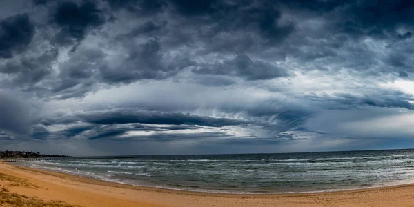 Frente Tormenta Amenazante Rodando Través Port Philip Bay Acercándose Frankston —  Fotos de Stock