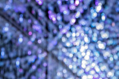 Soyut mavi ve beyaz ışık bokeh portre