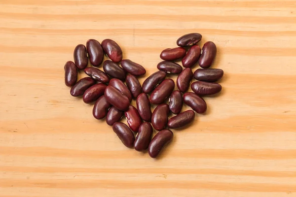 심장 모양에 붉은 콩의 근접 촬영 — 스톡 사진