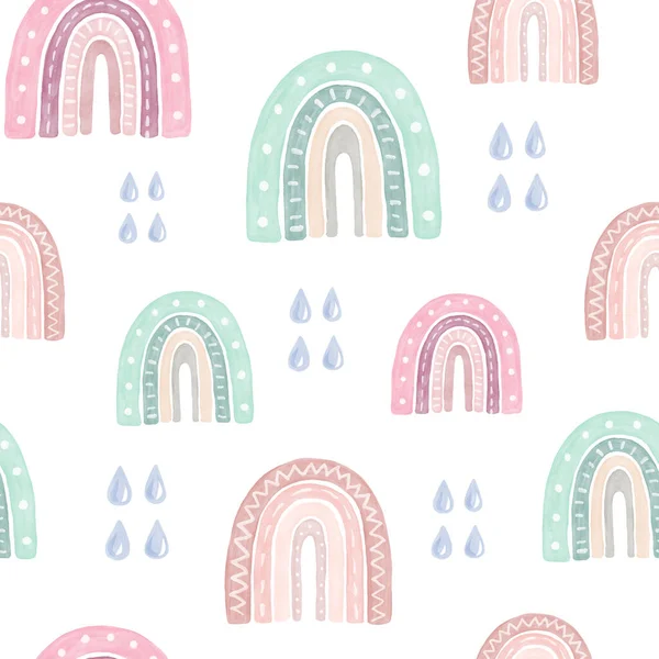 Gökkuşağı ve yağmur damlalarıyla kusursuz desen. Suluboya el çizimi