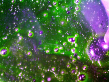 BHO 'nun fotoğrafı, ama kendinden yapılmış haşhaş yağı. Fotoğraf: mikroskop, serval efektli.