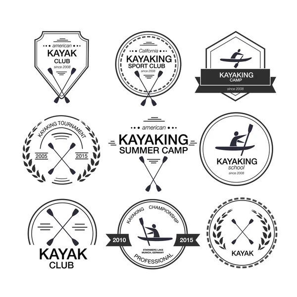 Набор различных логотипов для каякинга . — стоковый вектор