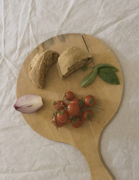 Fresella, típica refeição popular italiana. Ingredientes . — Fotografia de Stock