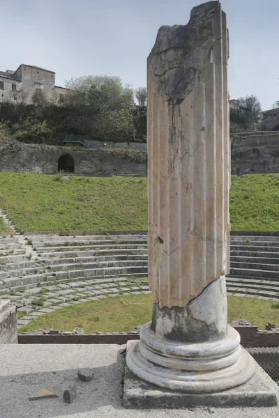 Sessa Aurunca, İtalya, 2016 3 Nisan. Antik Roma se görünümünü