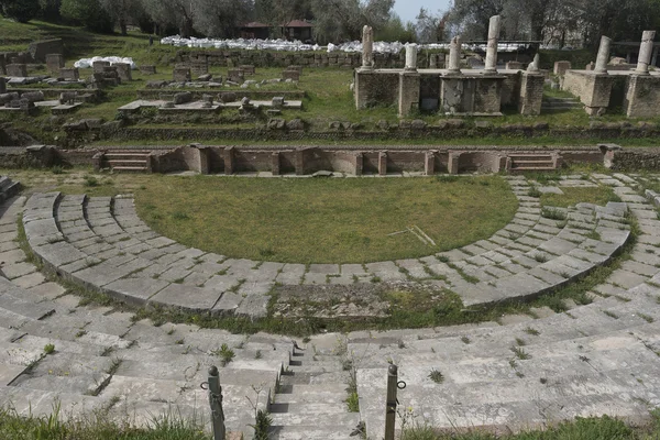 Sessa Aurunca, Włochy, 3 kwietnia 2016. Widokiem na starożytny rzymski SE — Zdjęcie stockowe
