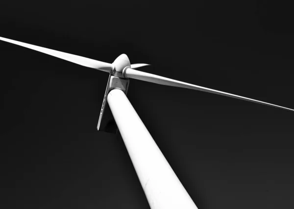 Close Van Een Torenwindgenerator Die Opvalt Tegen Achtergrond Van Een — Stockfoto