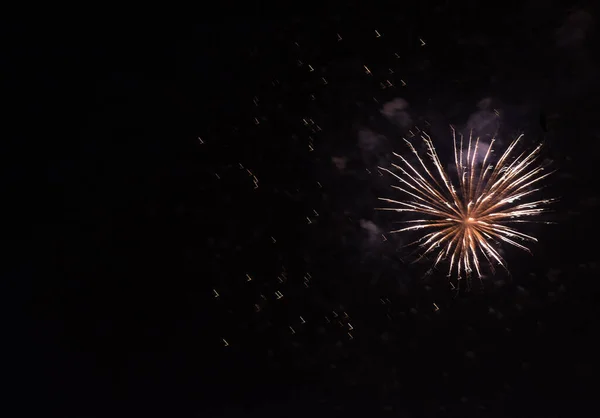 Estrellas Fuego Juegos Luz Nubes Humo Cielo Negro Una Noche — Foto de Stock