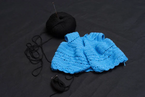 Κάνοντας Μια Κούκλα Ύφασμα Ντυμένος Μαλλί Χειροποίητα Crocheting Ακολουθήστε Πρότυπο — Φωτογραφία Αρχείου